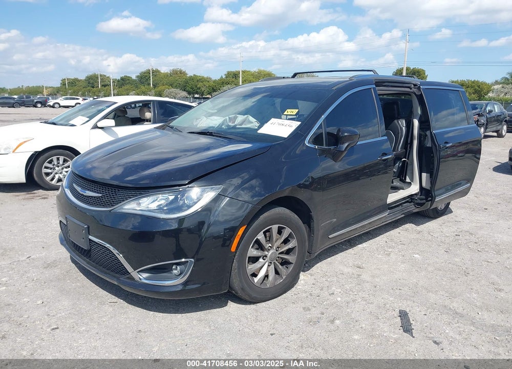 2018 CHRYSLER PACIFICA TOURING L VIN: 2C4RC1BG4JR354724