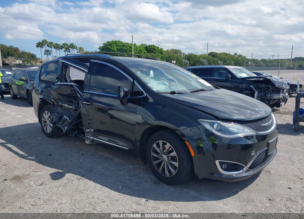 2018 CHRYSLER PACIFICA TOURING L VIN: 2C4RC1BG4JR354724
