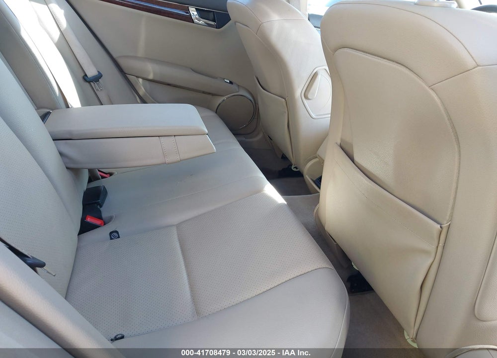 2009 MERCEDES-BENZ C 300 LUXURY/SPORT VIN: WDDGF54XX9R069679