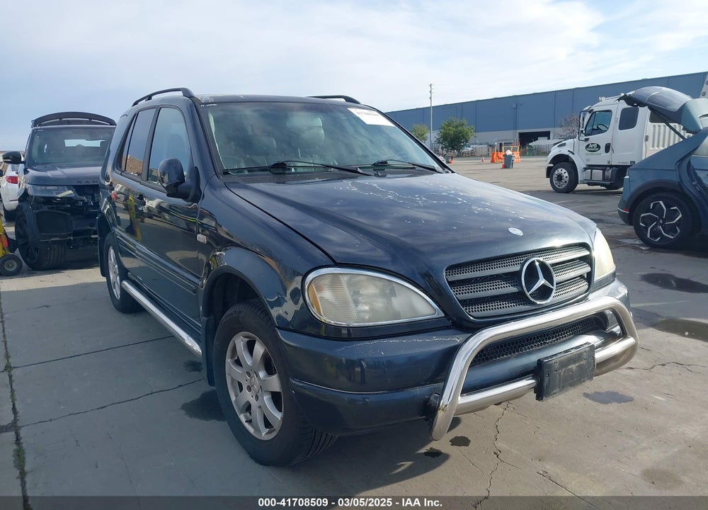 2000 MERCEDES-BENZ ML 320 VIN: 4JGAB54EXYA194135