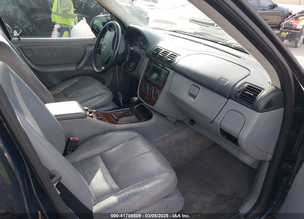 2000 MERCEDES-BENZ ML 320 VIN: 4JGAB54EXYA194135