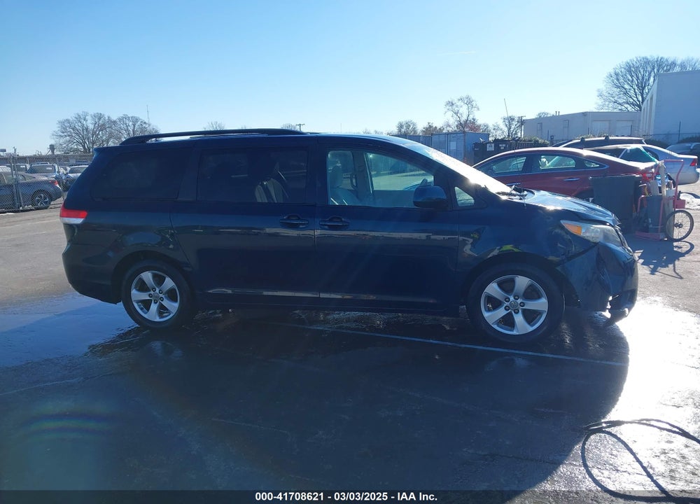 2011 TOYOTA SIENNA LE V6 VIN: 5TDKK3DC1BS007256
