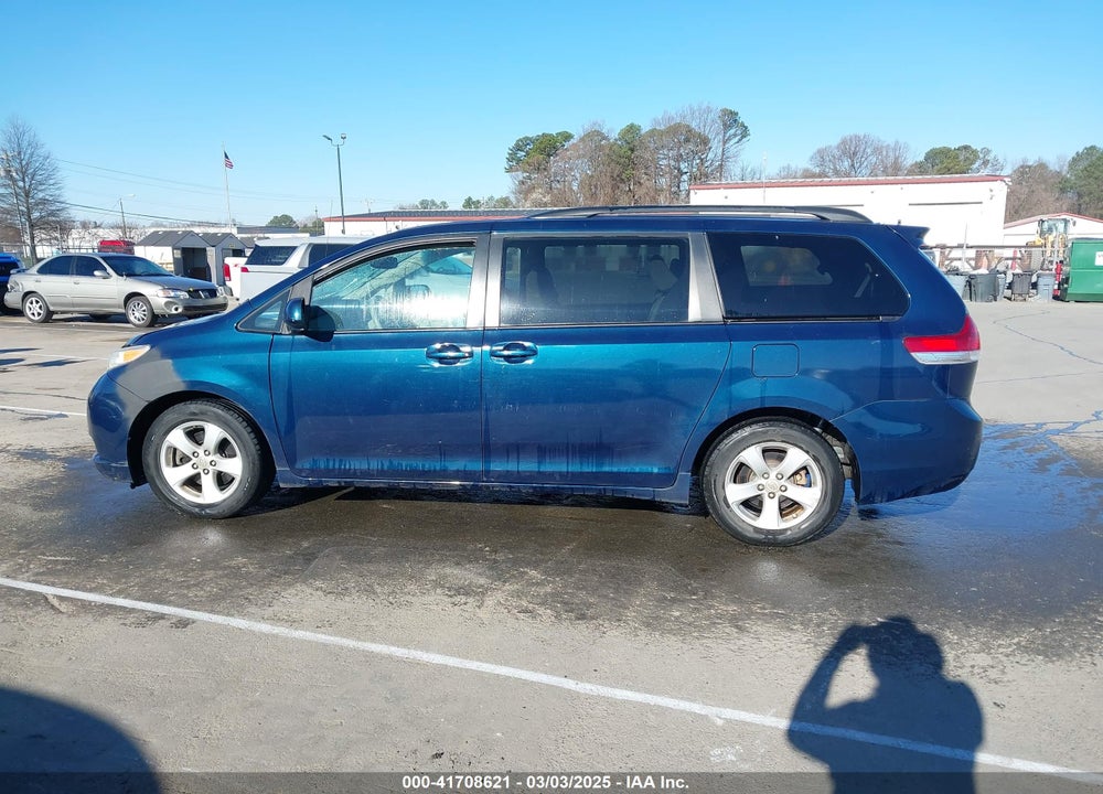 2011 TOYOTA SIENNA LE V6 VIN: 5TDKK3DC1BS007256