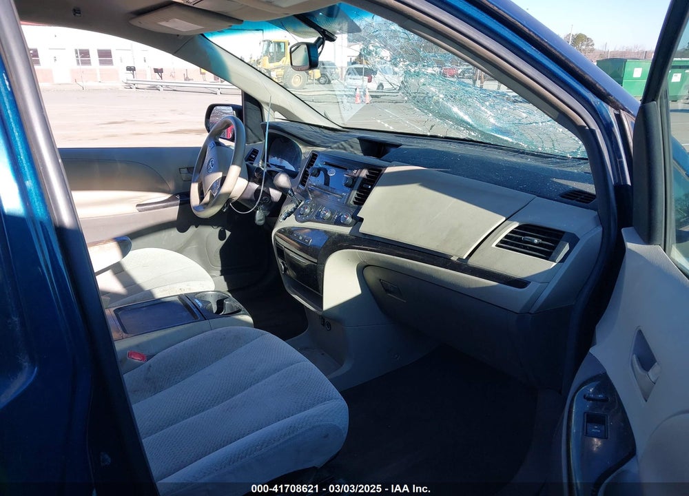 2011 TOYOTA SIENNA LE V6 VIN: 5TDKK3DC1BS007256