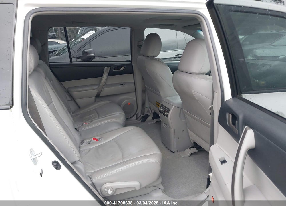 2008 TOYOTA HIGHLANDER VIN: JTEES43A582078927