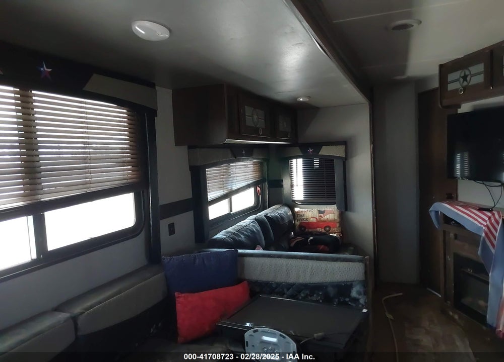 2019 UNKNOWN RV VIN: 4YDT33322KS379025