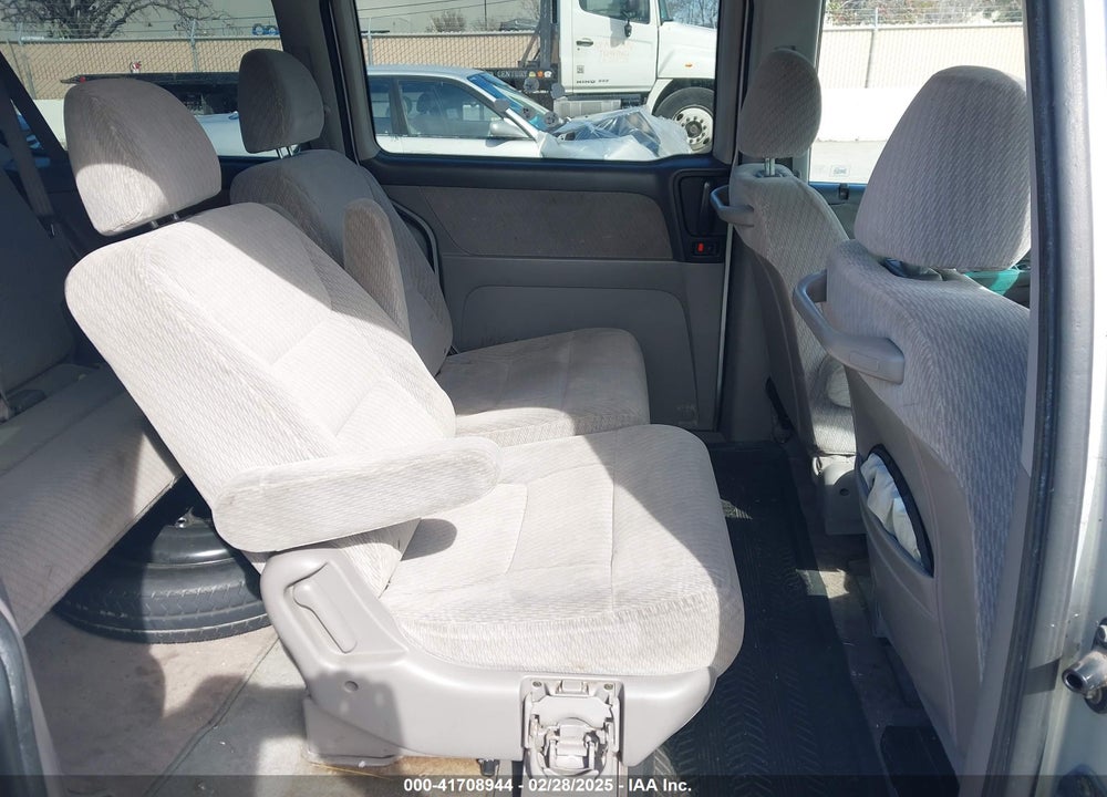 2004 HONDA ODYSSEY VIN: 5FNRL18584B103582