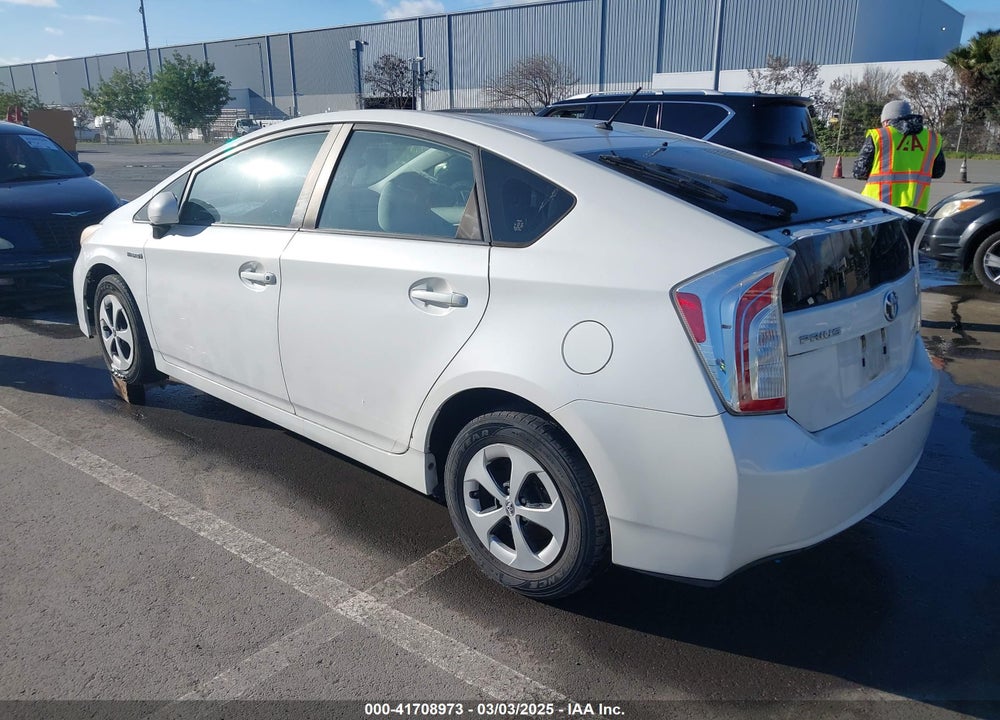 2013 TOYOTA PRIUS VIN: JTDKN3DU2D5681702