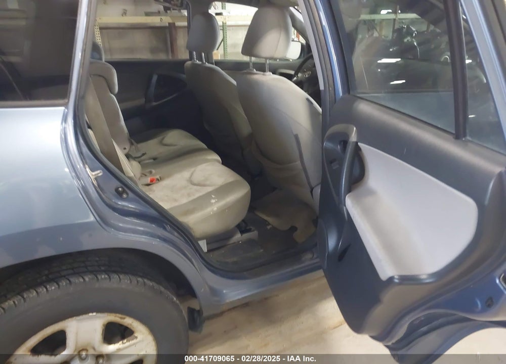 2011 TOYOTA RAV4 VIN: 2T3JF4DV1BW132022