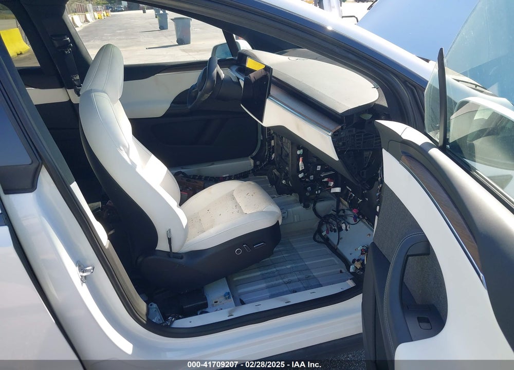 2022 TESLA MODEL X VIN: 7SAXCDE57NF343580
