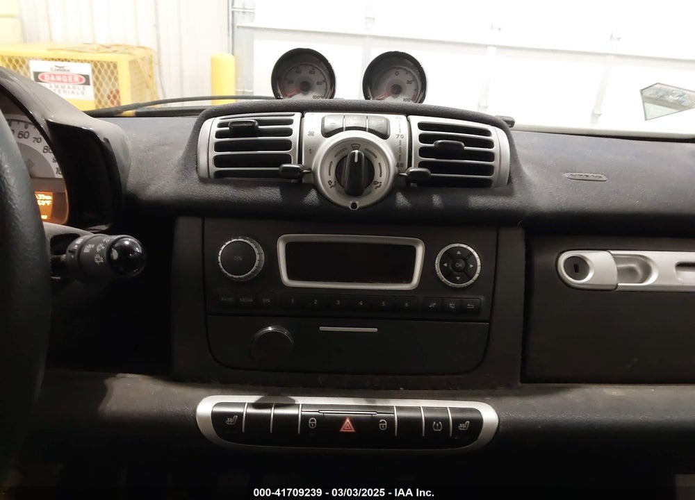 2014 SMART FORTWO ELECTRIC DRIVE PASSION VIN: WMEEJ9AA1EK729572