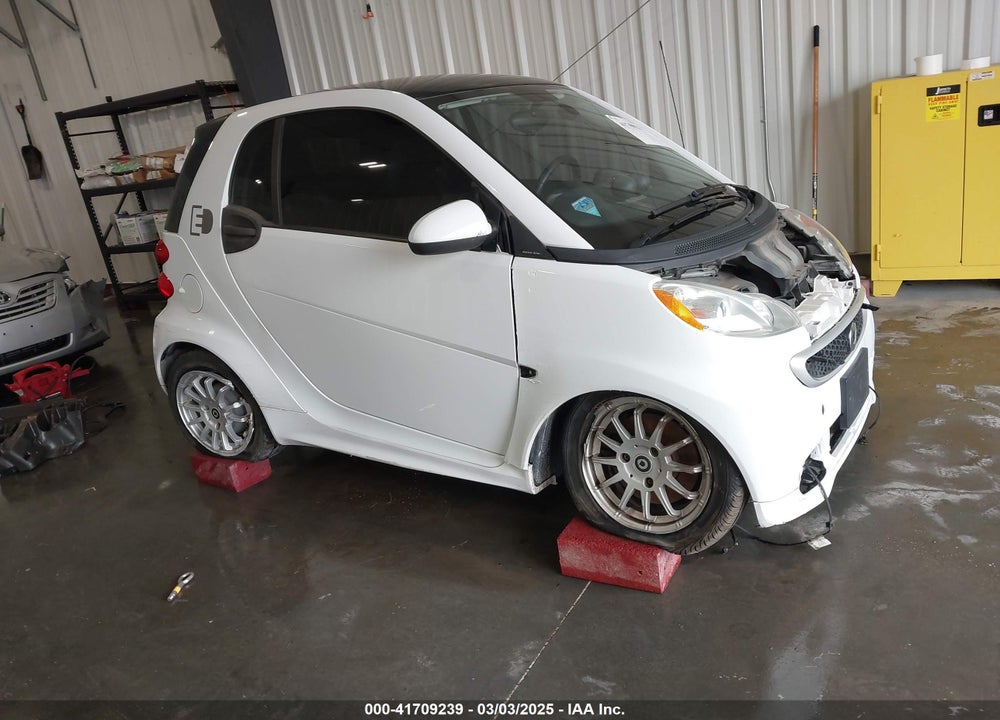 2014 SMART FORTWO ELECTRIC DRIVE PASSION VIN: WMEEJ9AA1EK729572