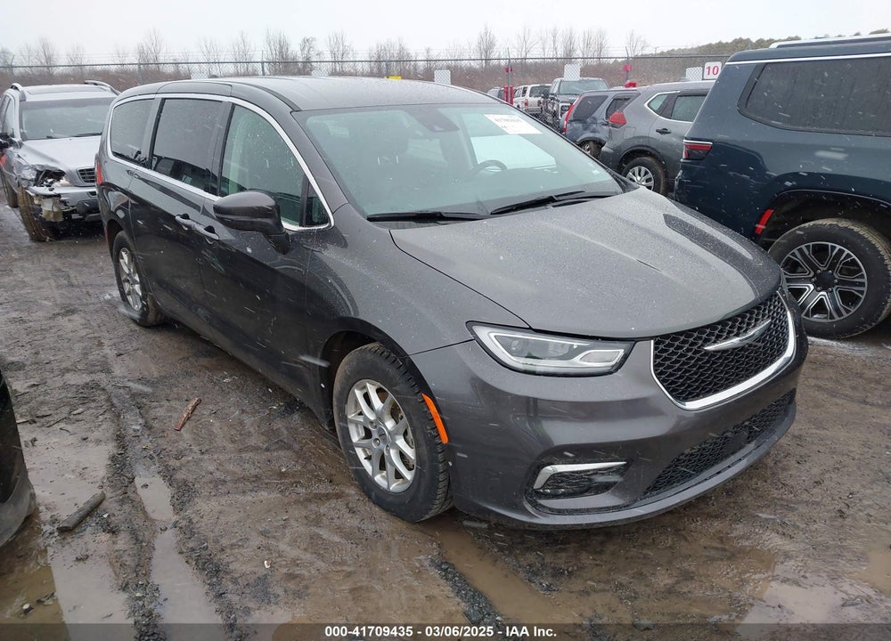 2023 CHRYSLER PACIFICA TOURING L VIN: 2C4RC1BG8PR567460