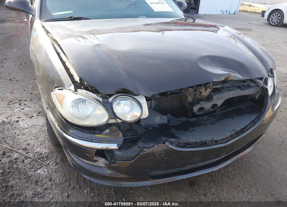 2009 BUICK LACROSSE VIN: 2G4WD582091233956