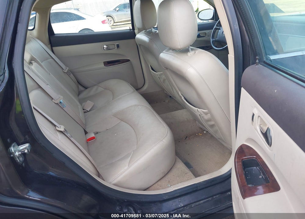 2009 BUICK LACROSSE VIN: 2G4WD582091233956