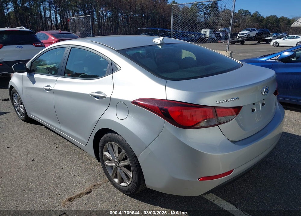 2016 HYUNDAI ELANTRA VIN: 5NPDH4AE7GH662098