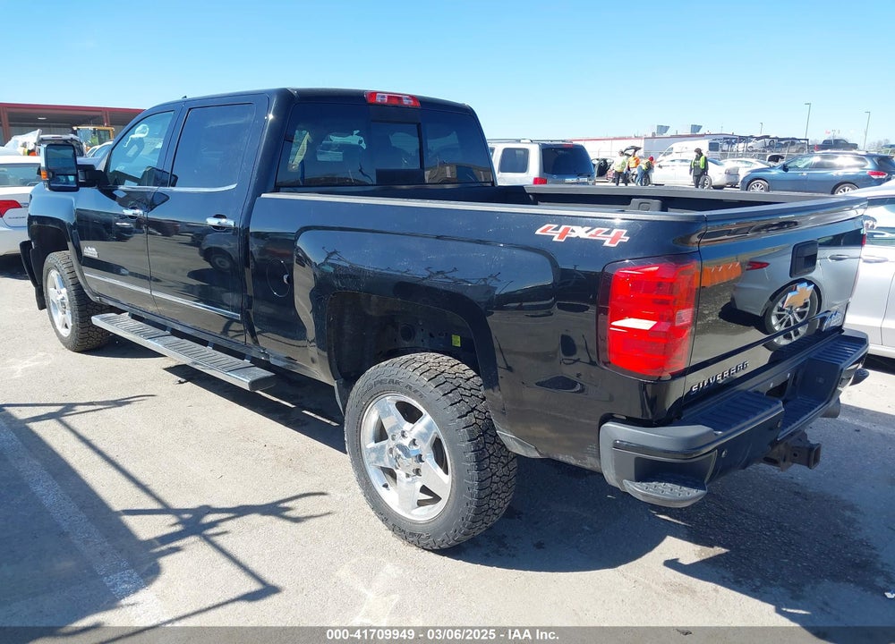 2015 CHEVROLET SILVERADO 2500HD HIGH COUNTRY VIN: 1GC1KXE87FF643392