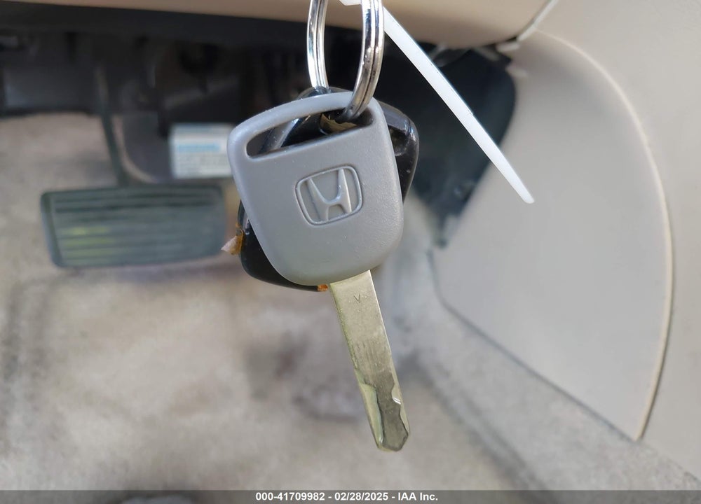 2003 HONDA ACCORD VIN: JHMCM56303C081986