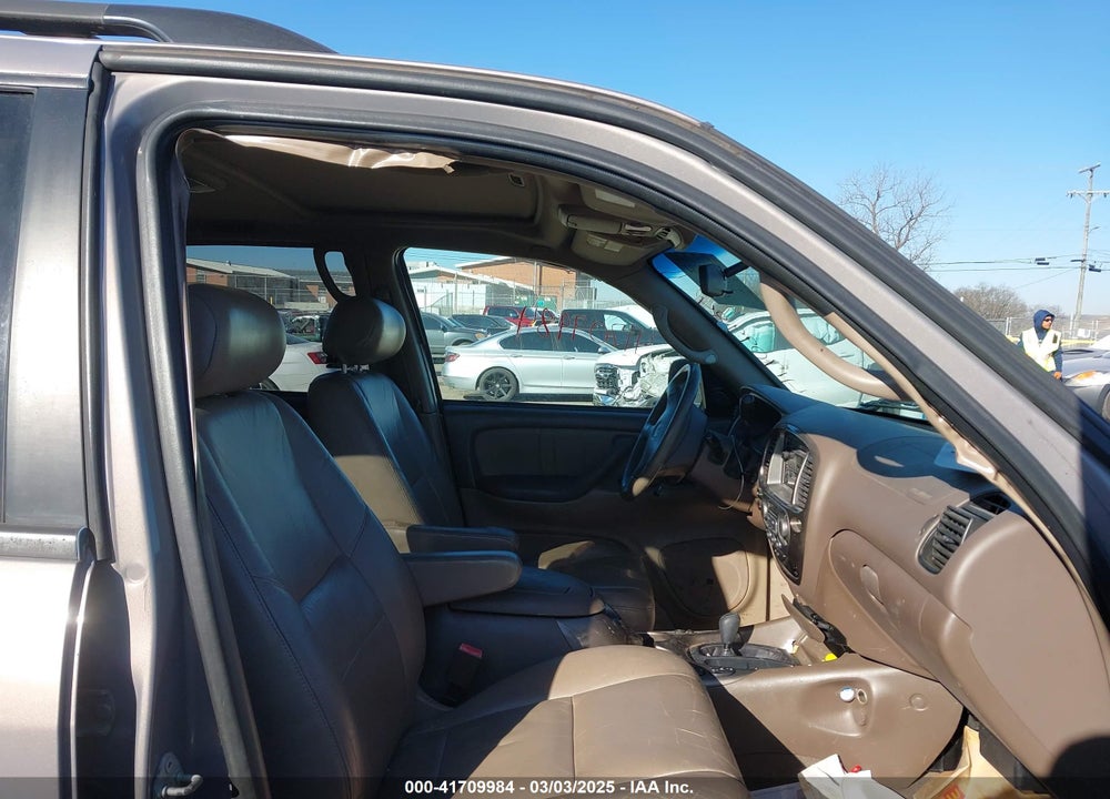 2002 TOYOTA SEQUOIA VIN: 5TDBT48A72S081079