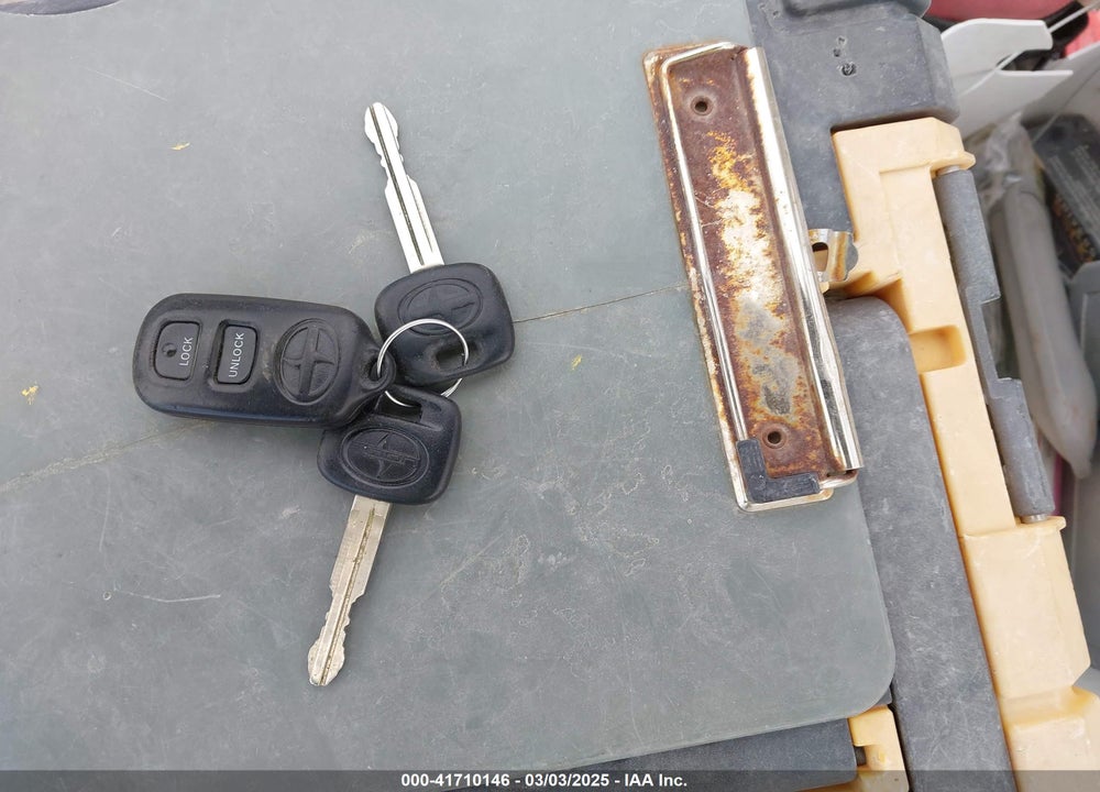 2005 SCION XB VIN: JTLKT324550208890