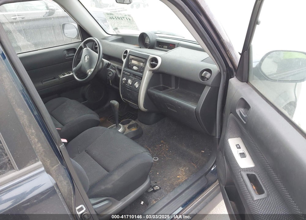 2005 SCION XB VIN: JTLKT324550208890