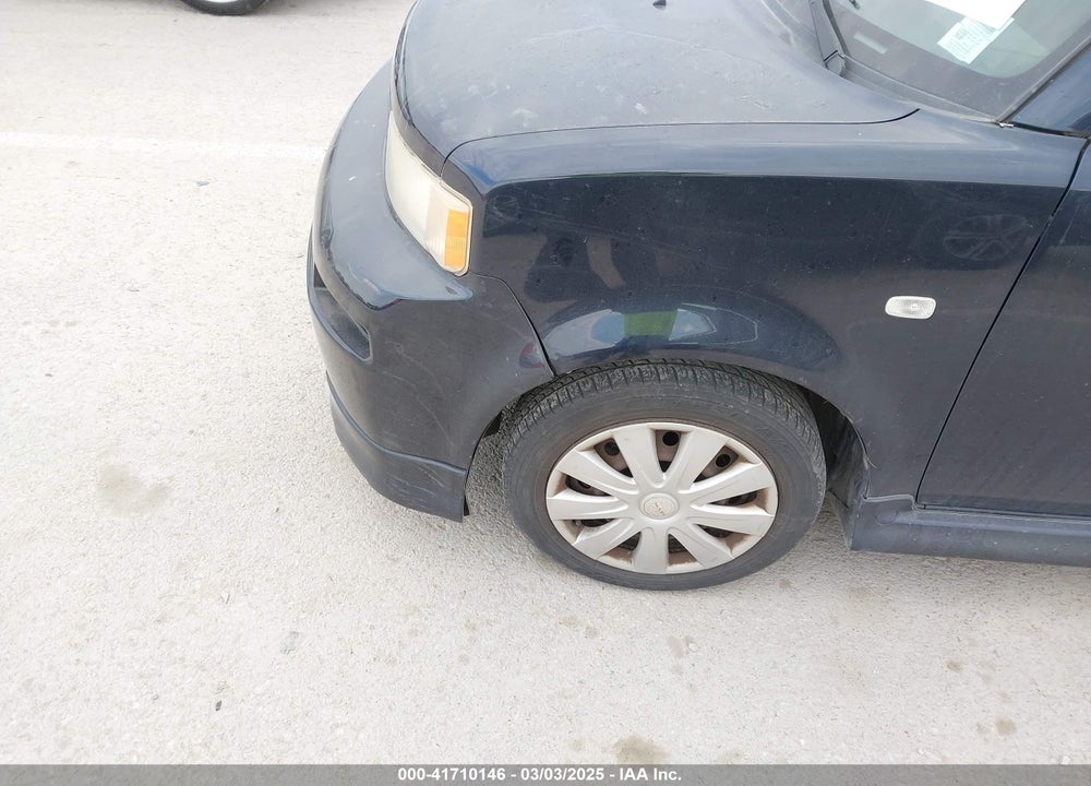 2005 SCION XB VIN: JTLKT324550208890