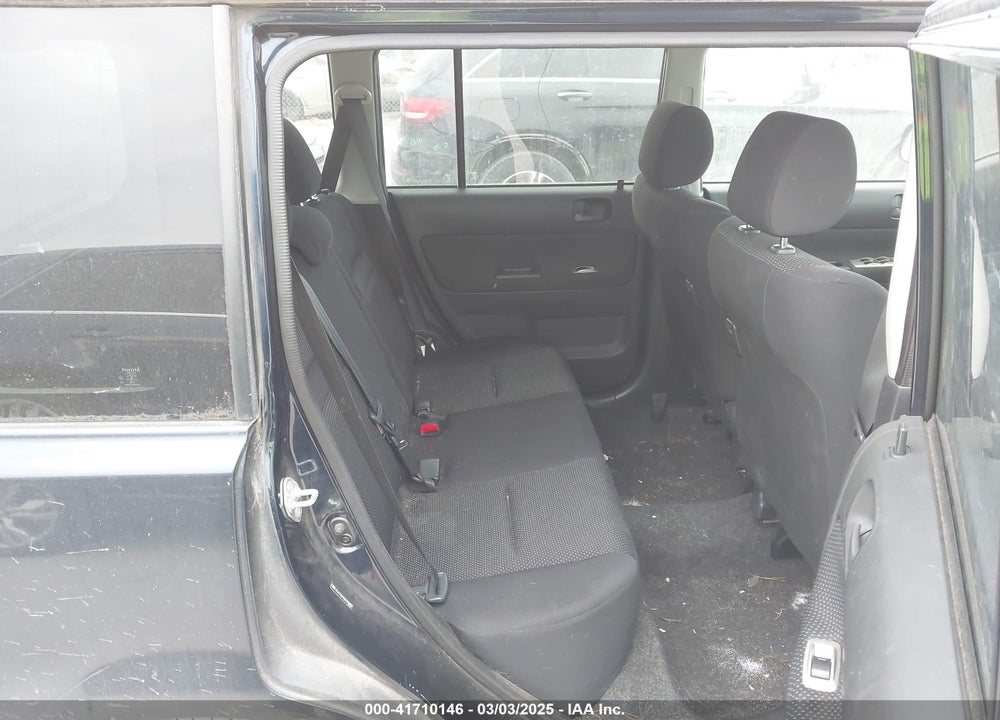 2005 SCION XB VIN: JTLKT324550208890