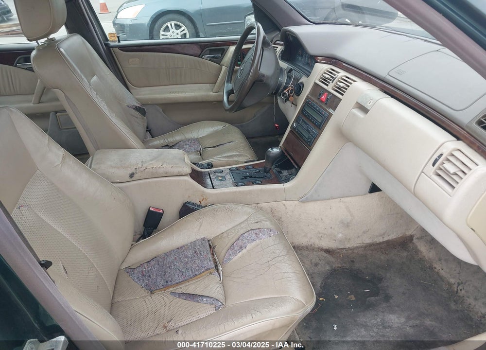 1997 MERCEDES-BENZ E 320 VIN: WDBJF55F3VJ034009