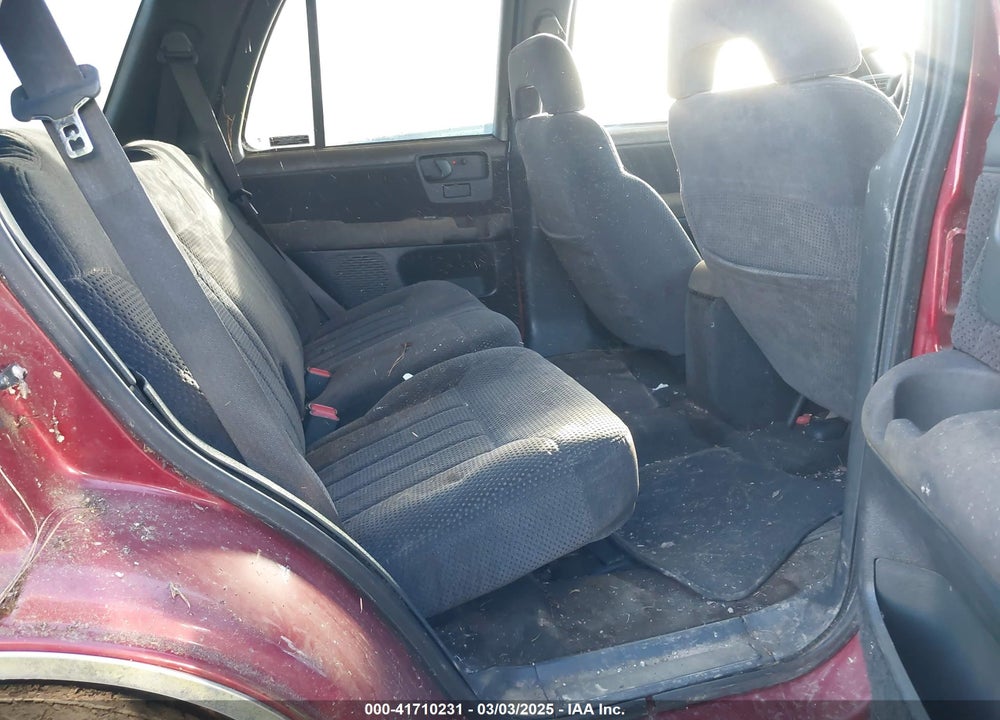 1997 CHEVROLET BLAZER LS VIN: 1GNDT13W3V2232285