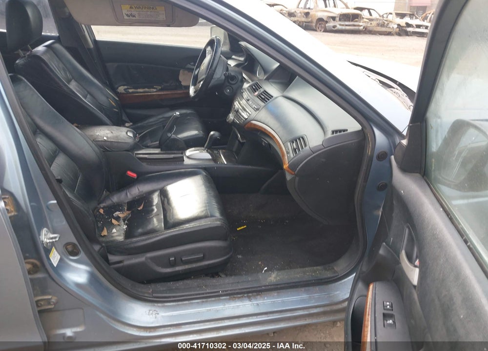 2011 HONDA ACCORD VIN: 1HGCP3F87BA021305
