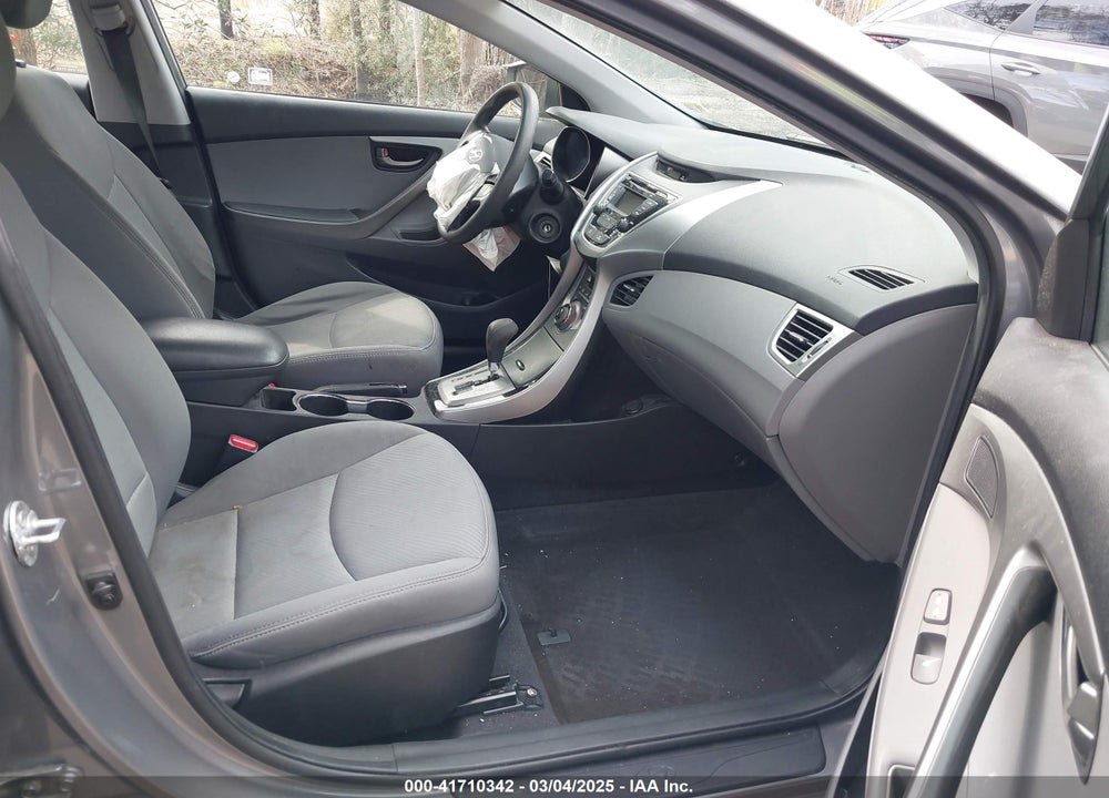 2013 HYUNDAI ELANTRA VIN: 5NPDH4AE0DH373740