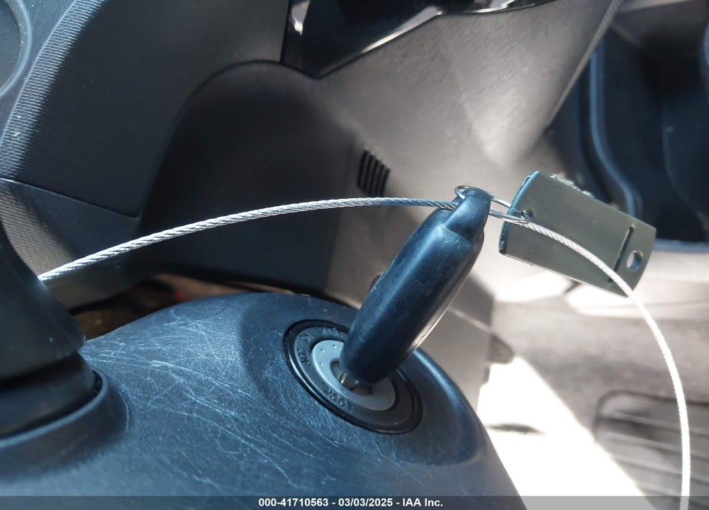 2016 TOYOTA PRIUS C VIN: JTDKDTB34G1122385