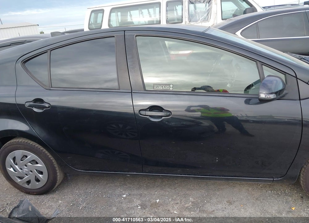 2016 TOYOTA PRIUS C VIN: JTDKDTB34G1122385