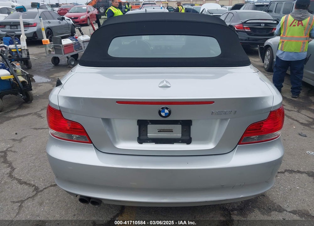 2009 BMW 128I VIN: WBAUN13519VH81367