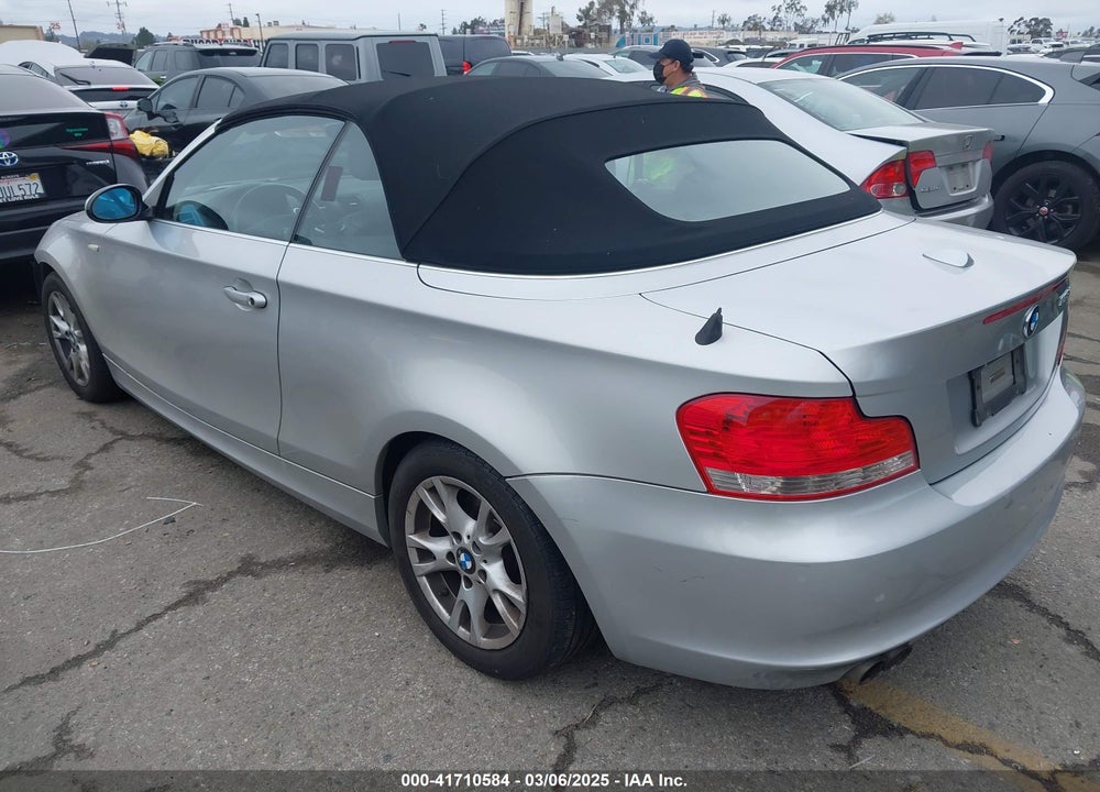 2009 BMW 128I VIN: WBAUN13519VH81367