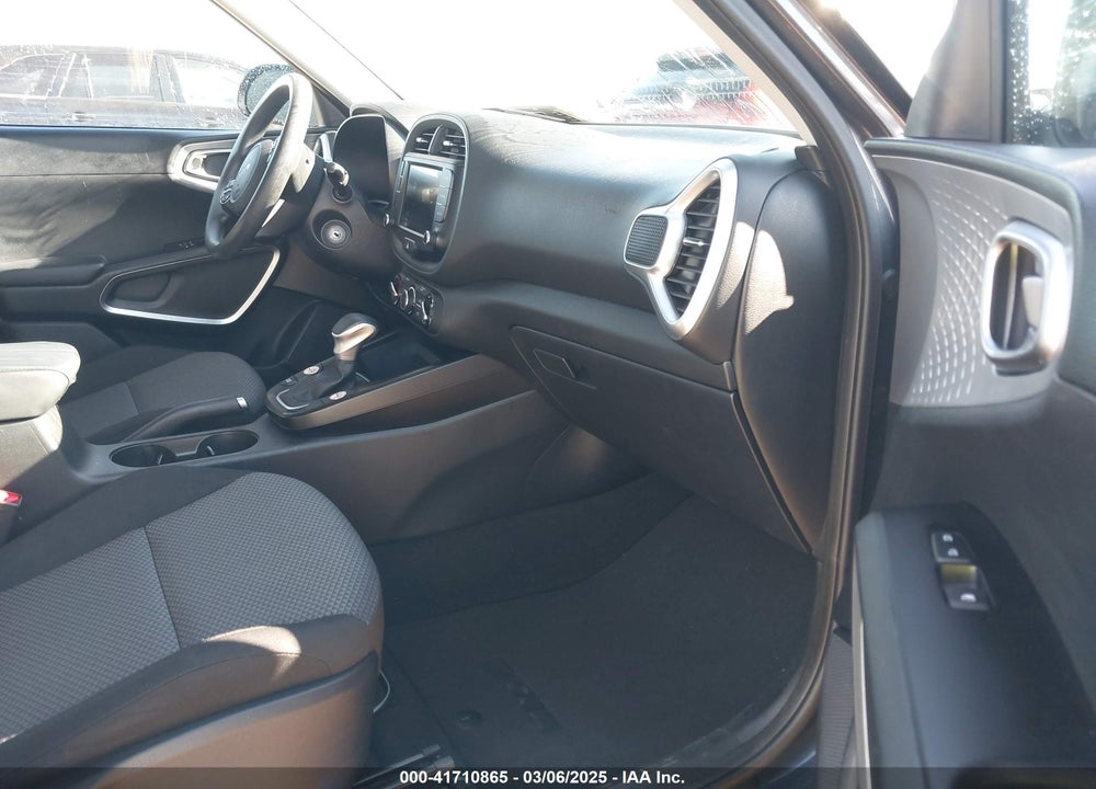2023 KIA SOUL LX VIN: KNDJ23AU8P7880853