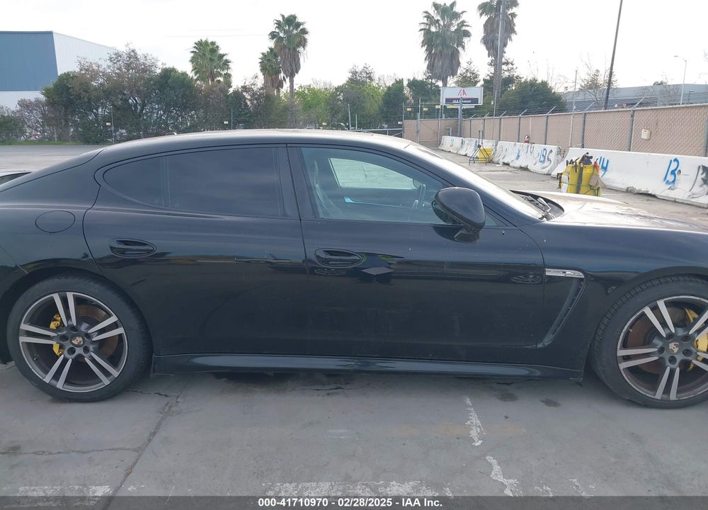 2011 PORSCHE PANAMERA VIN: WP0AA2A77BL020627