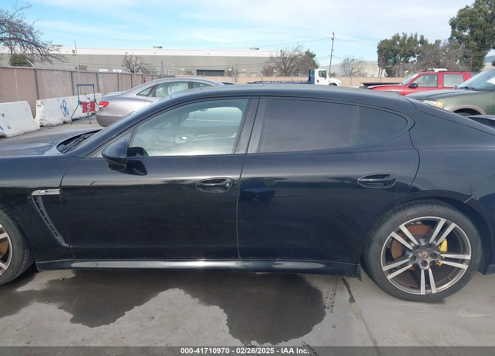 2011 PORSCHE PANAMERA VIN: WP0AA2A77BL020627