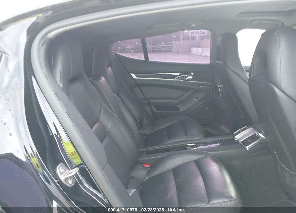 2011 PORSCHE PANAMERA VIN: WP0AA2A77BL020627