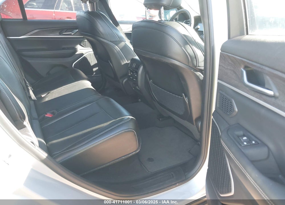2024 JEEP GRAND CHEROKEE VIN: 1C4RJYB61R8531906