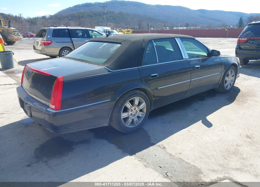 2011 CADILLAC DTS VIN: 1G6KP5ESXBU126327
