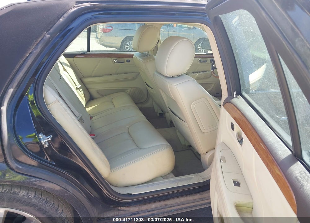 2011 CADILLAC DTS VIN: 1G6KP5ESXBU126327