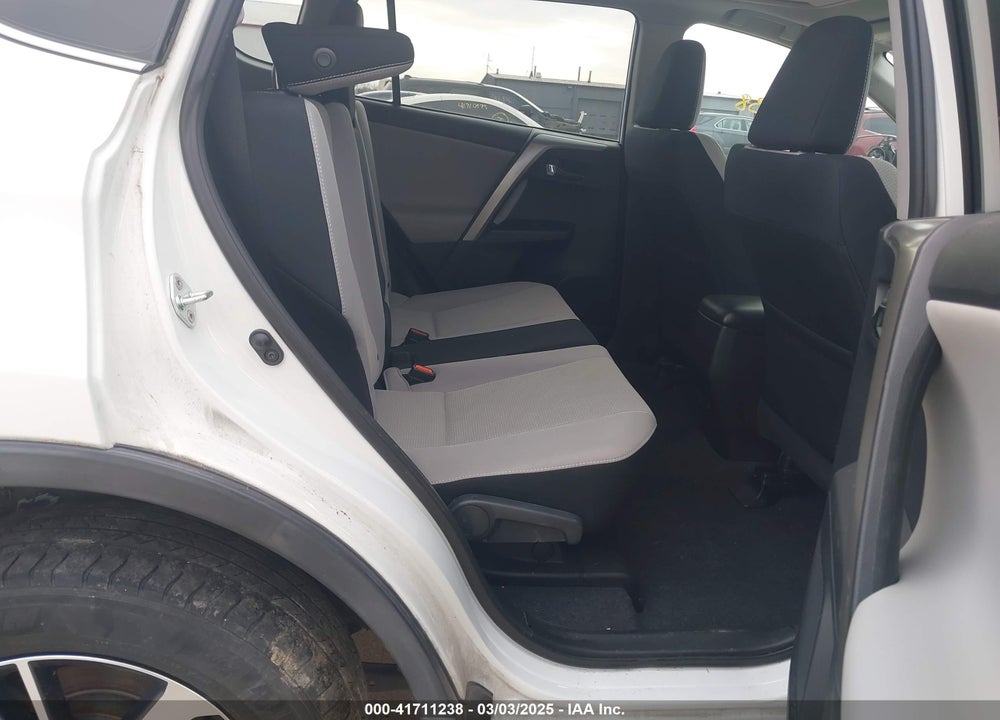 2016 TOYOTA RAV4 VIN: 2T3RFREV2GW509270