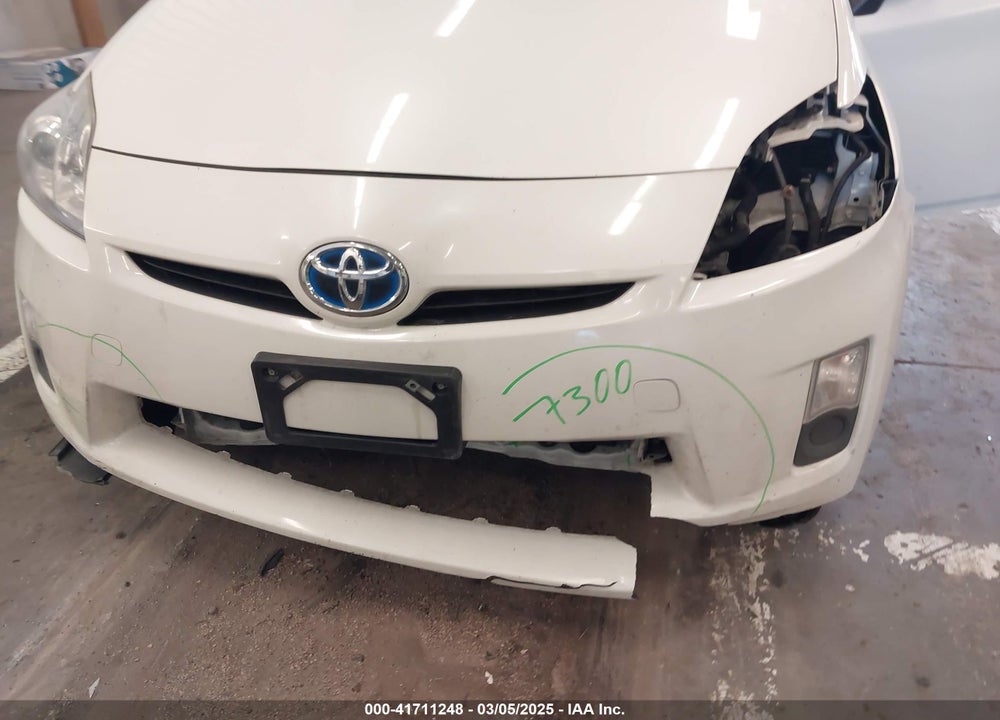 2011 TOYOTA PRIUS FOUR VIN: JTDKN3DU1B0322433