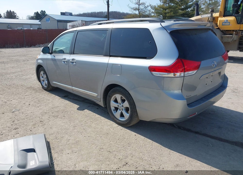2011 TOYOTA SIENNA LE V6 VIN: 5TDKK3DC6BS156052