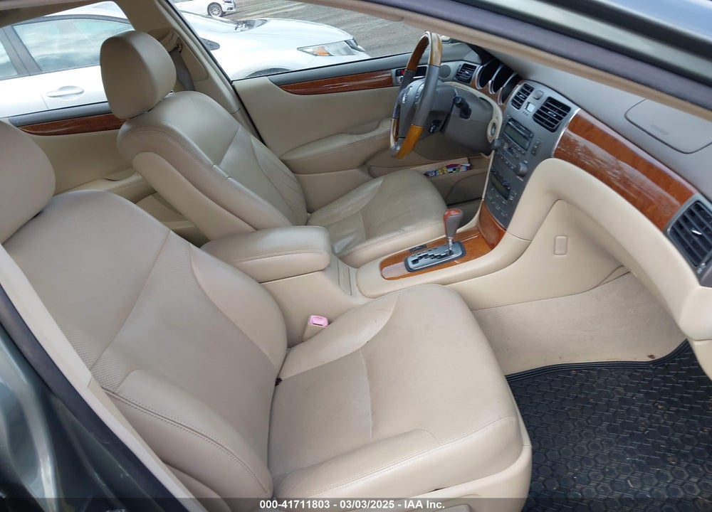 2005 LEXUS ES 330 VIN: JTHBA30G155110651