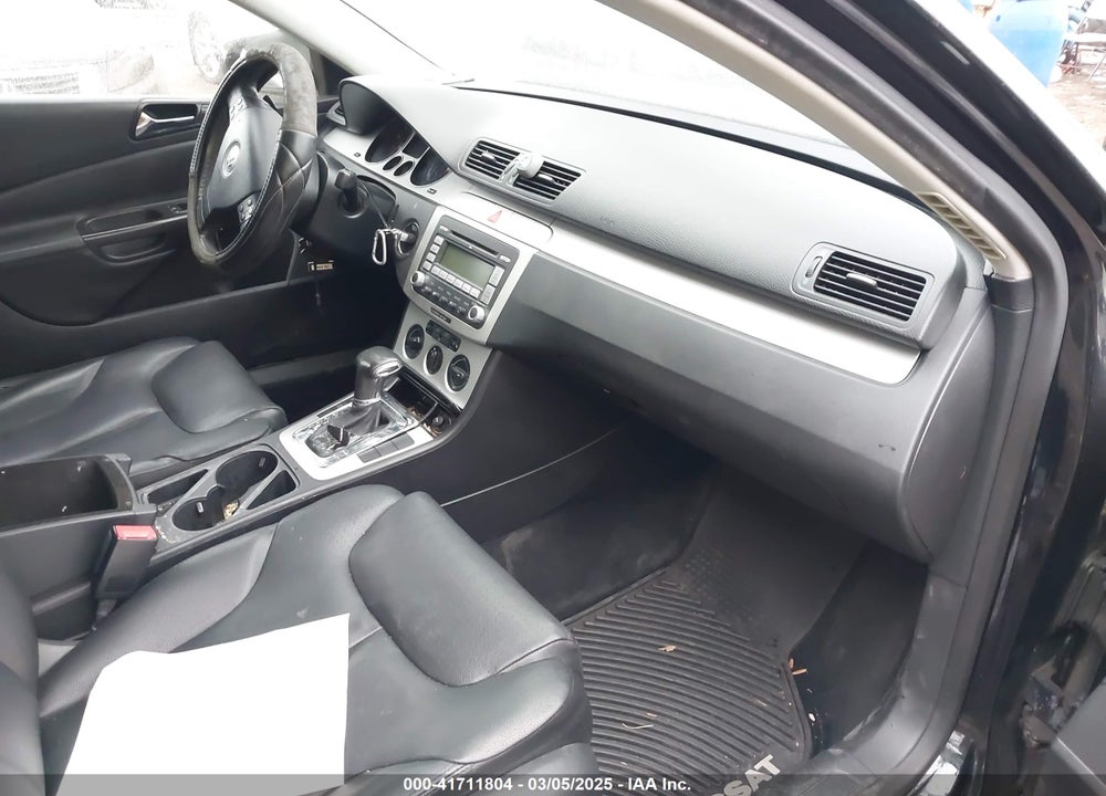 2008 VOLKSWAGEN PASSAT VIN: WVWAK73C28P048325