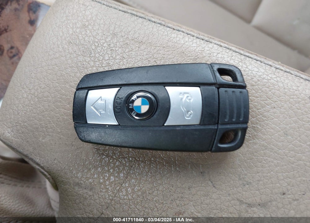2011 BMW 328 VIN: WBAPH7G56BNM57626
