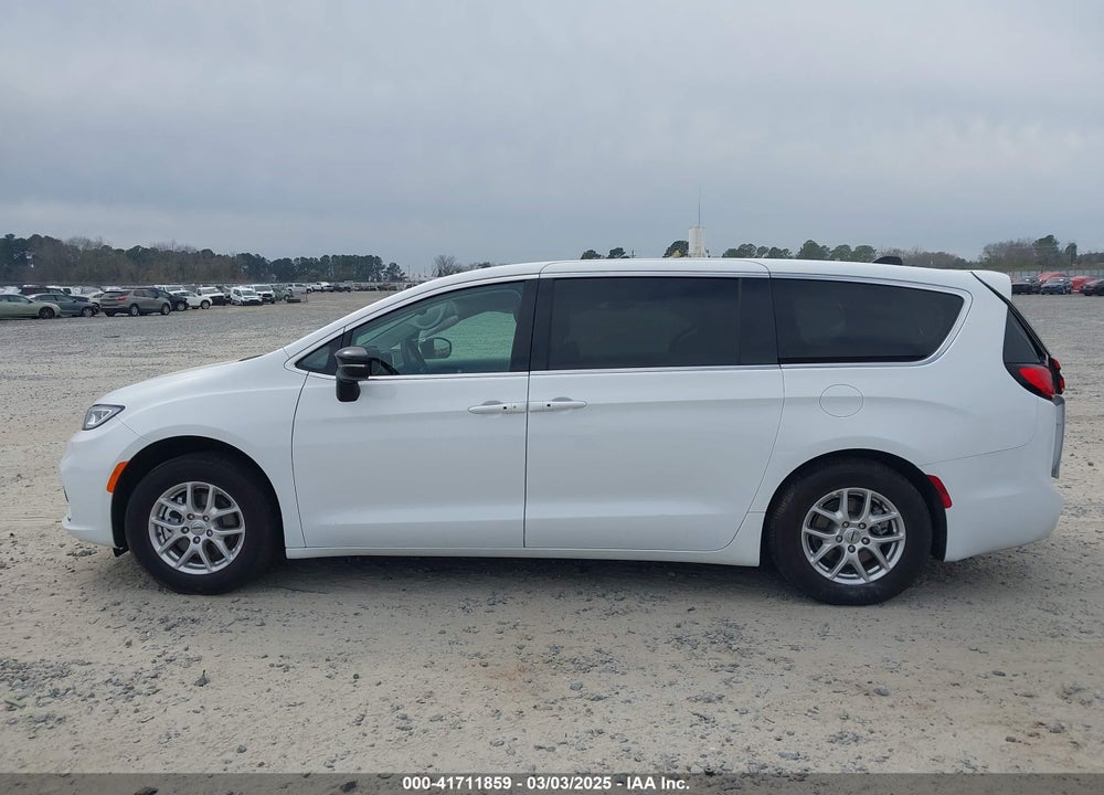 2024 CHRYSLER PACIFICA TOURING L VIN: 2C4RC1BG8RR167501