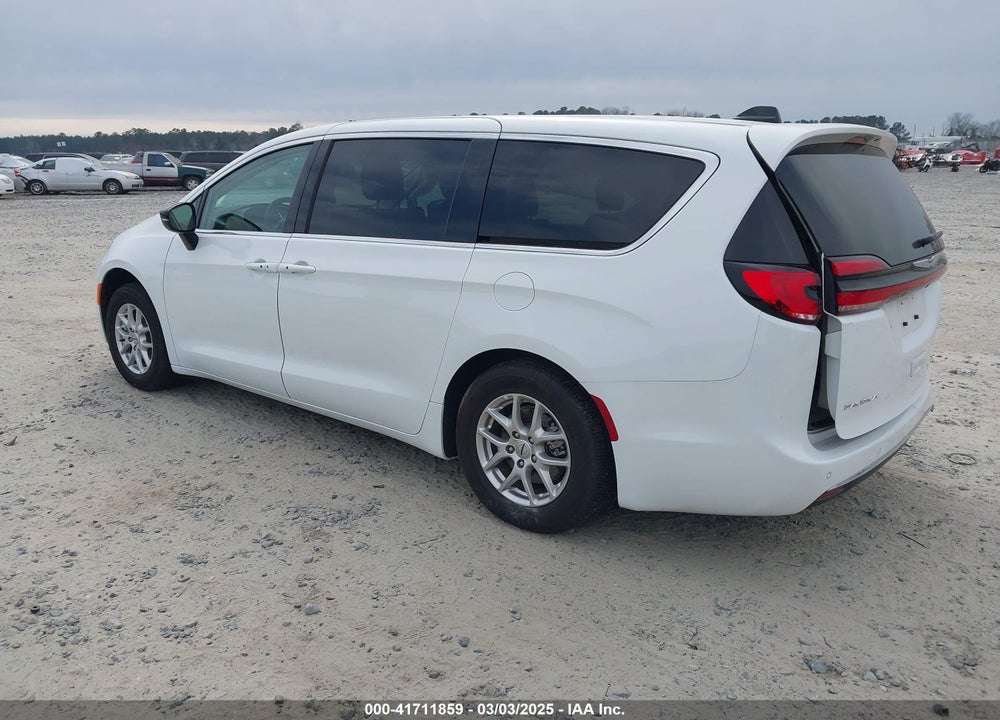 2024 CHRYSLER PACIFICA TOURING L VIN: 2C4RC1BG8RR167501